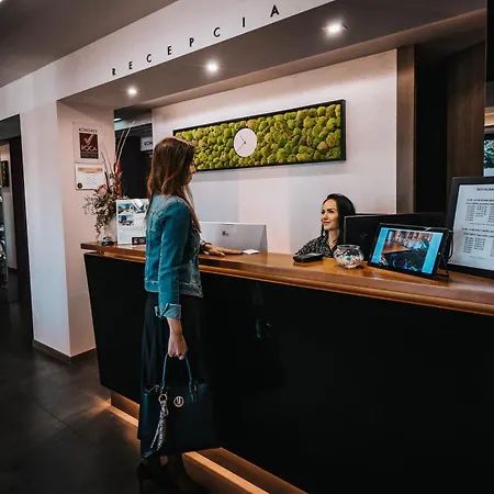 罗卡国会酒店 3* 科希策