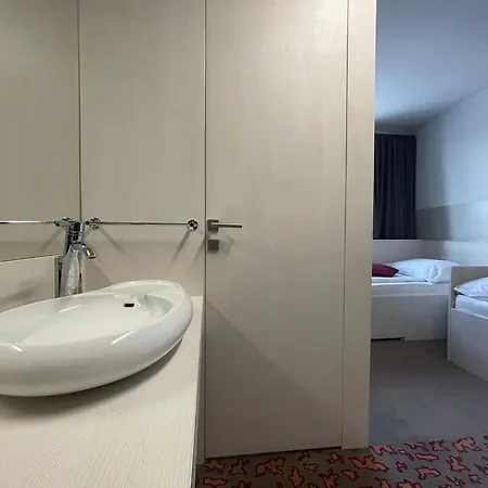 Kongres Roca 3* كَشّا