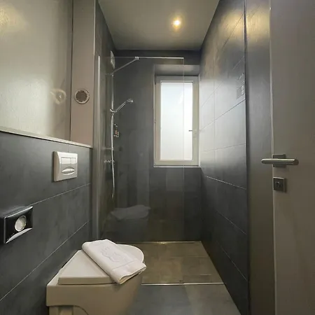 罗卡国会酒店 酒店