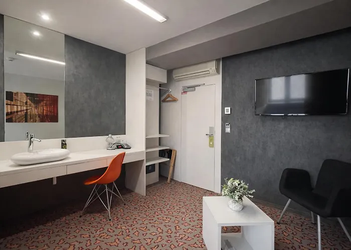 Kongres Roca فندق 3*