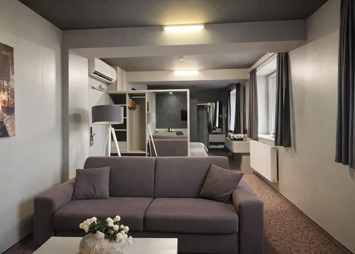 Kongres Roca فندق كَشّا