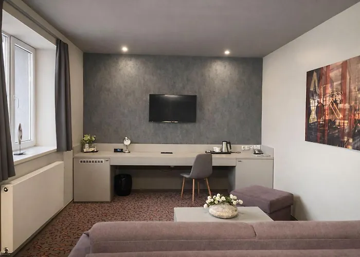 Kongres Roca فندق 3*