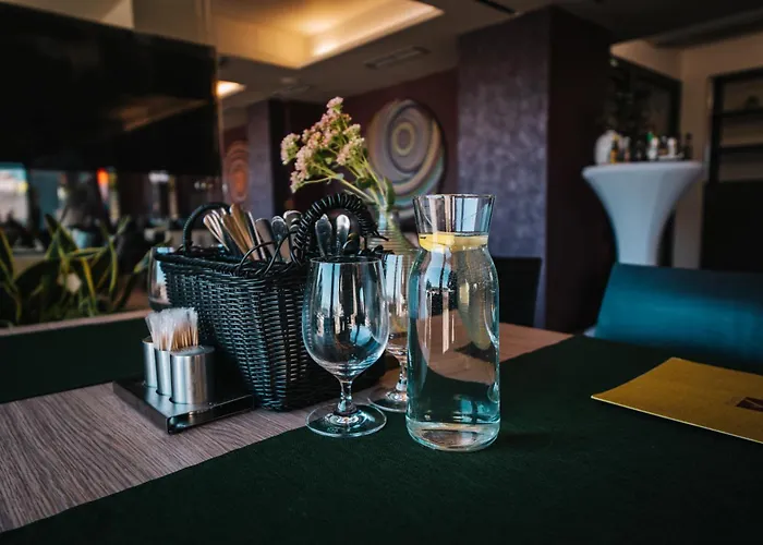 罗卡国会酒店 酒店